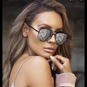 Quay Australia Desi sunglasses